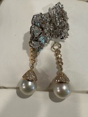 States 2.5ct Si1.GH.Diamond 14mm  south sea Pearls 18k W Gold Chandelier